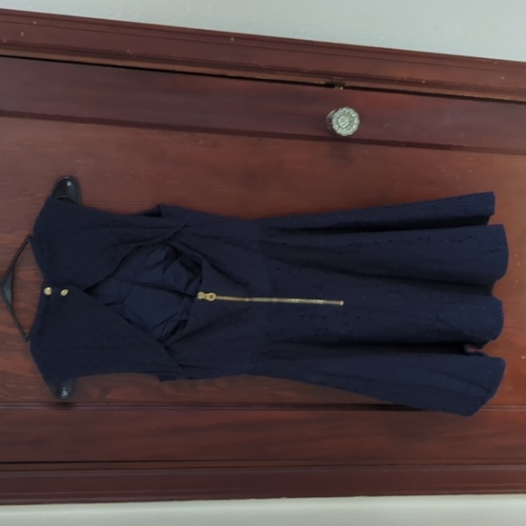 Draper James Dark Navy Eyelet Partial Open Back Feminine Dress Size 6 - Picture 5 of 9